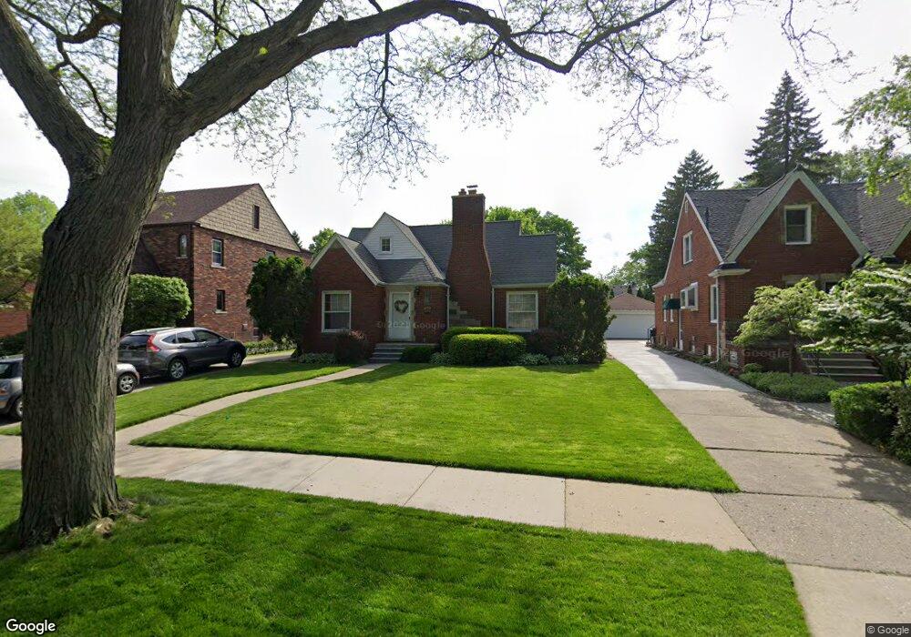 979 Fisher Rd, Grosse Pointe, MI 48230 - photo 1