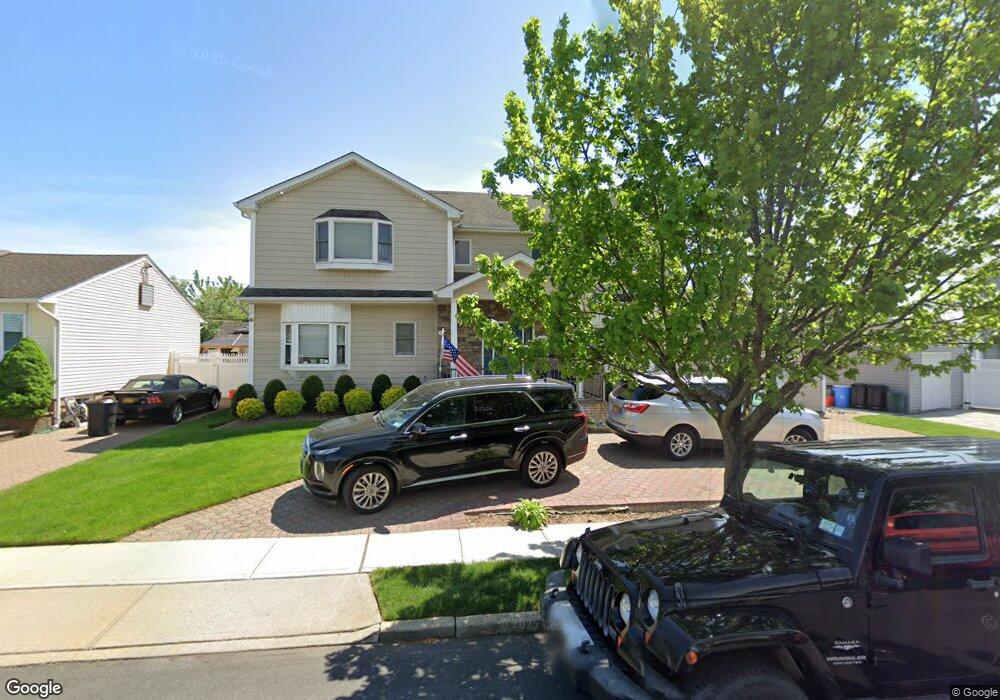 731 Dickens Ave, Franklin Square, NY 11010 - photo 1