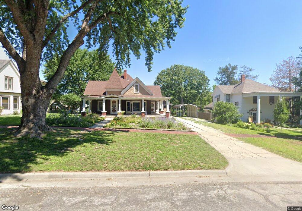 512 W 7th St, Concordia, KS 66901 - photo 1