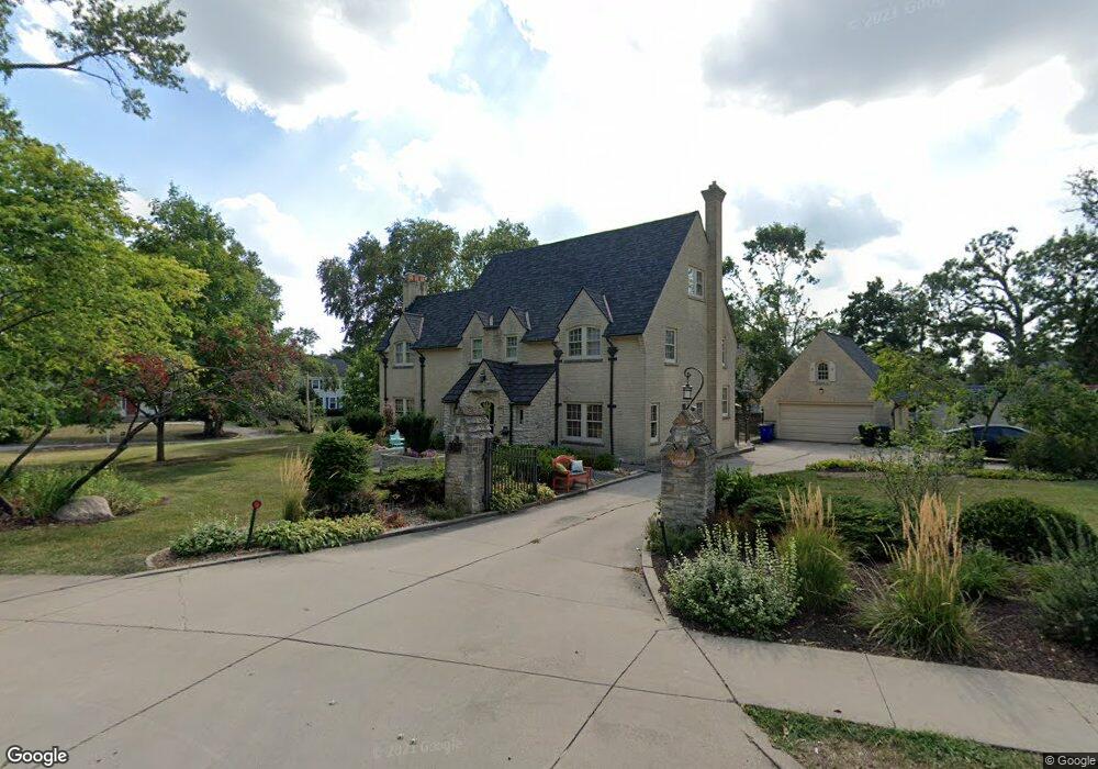 361 Forest Dr SE, Cedar Rapids, IA 52403 - photo 1