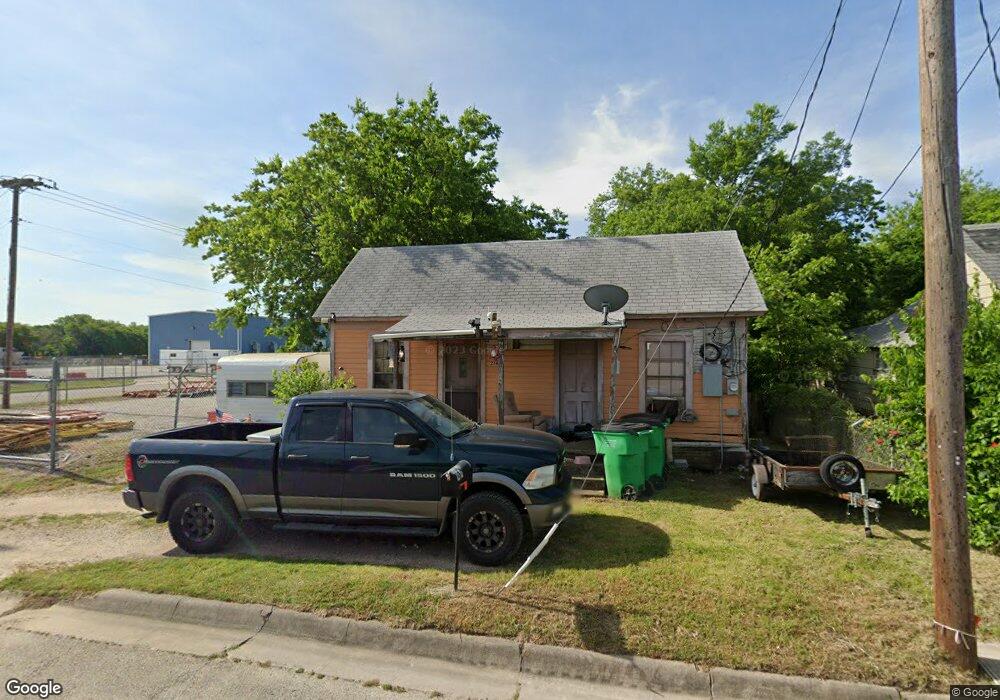 216 E Haight St, Gainesville, TX 76240 - photo 1