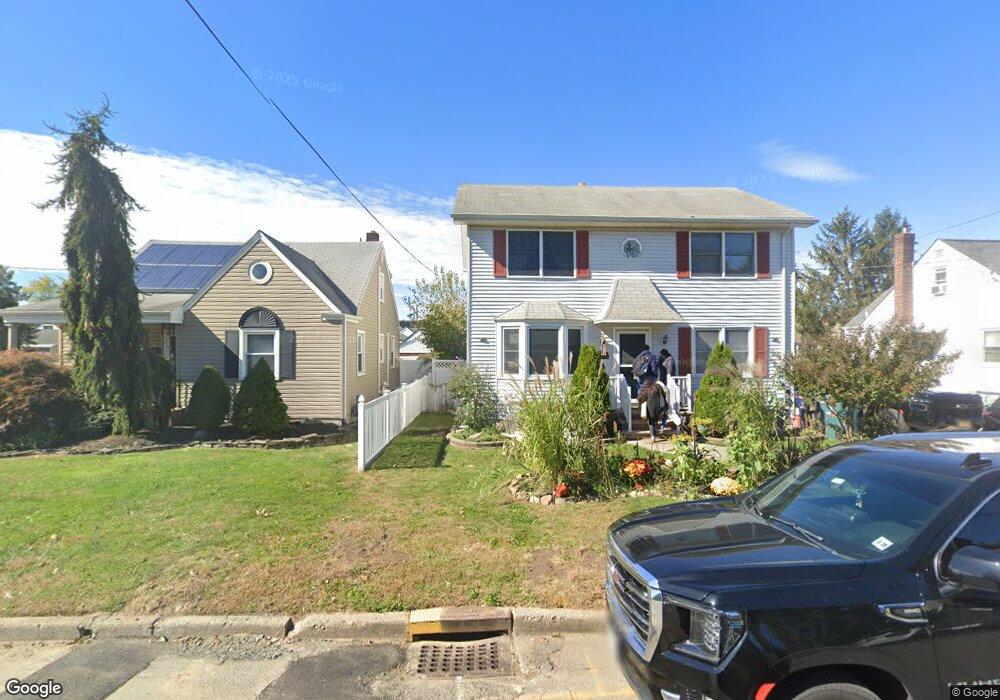 747 Lee St, Perth Amboy, NJ 08861 - photo 1