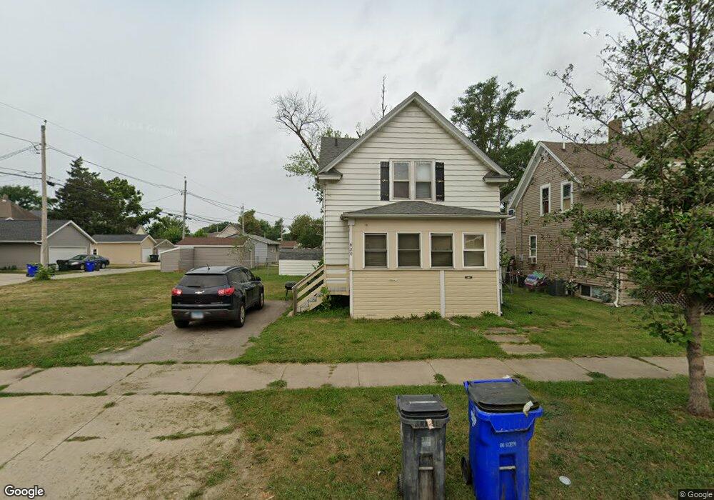 820 Ellis Blvd NW, Cedar Rapids, IA 52405 - photo 1