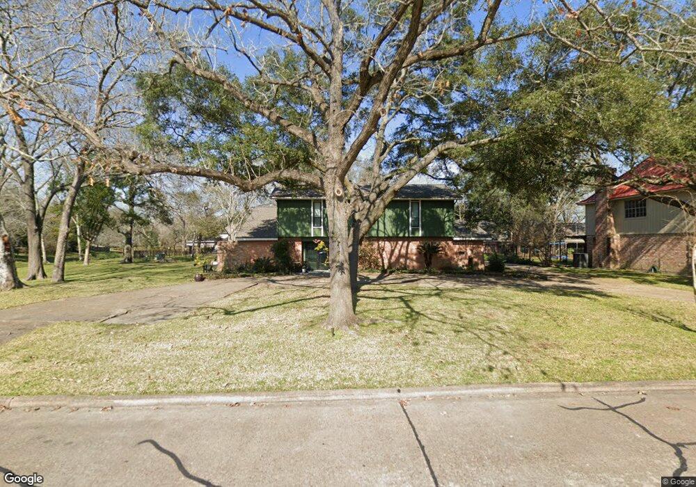 105 Saint Cloud Dr, Friendswood, TX 77546 - photo 1