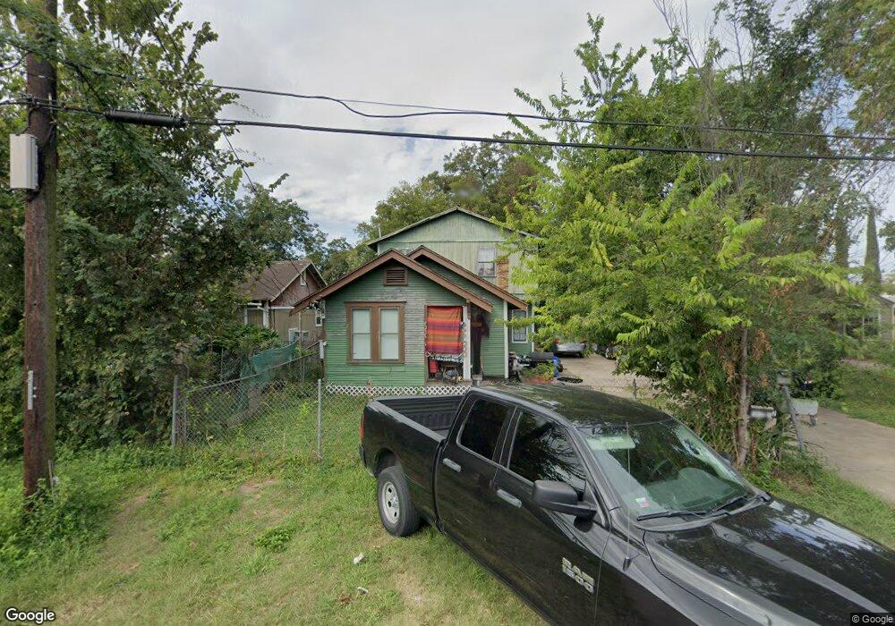 1912 Roosevelt St, Houston, TX 77012 - photo 1