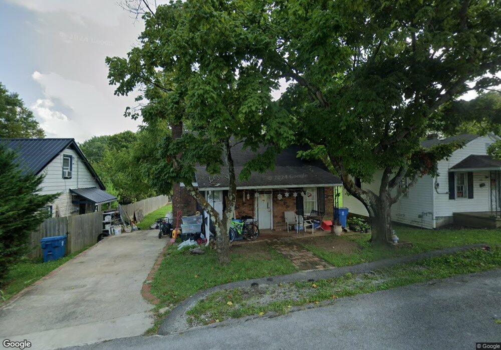 408 Goddard St, Harrodsburg, KY 40330 - photo 1