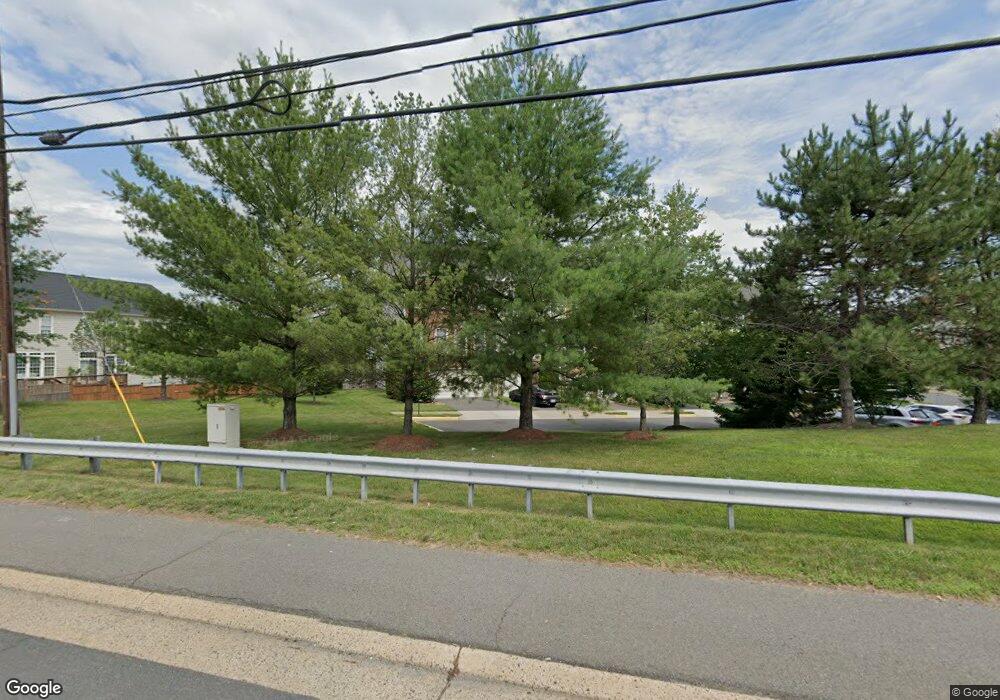 4950 Wyndham Creek Ct, Fairfax, VA 22030 - photo 1