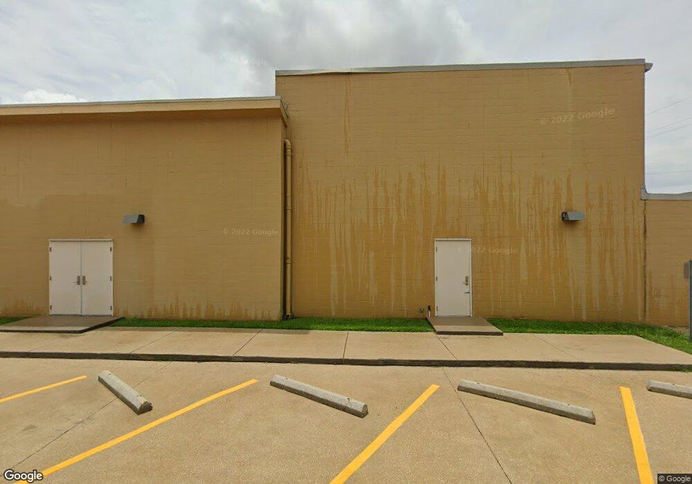 4921 Kendall St, New Orleans, LA 70122 - photo 1