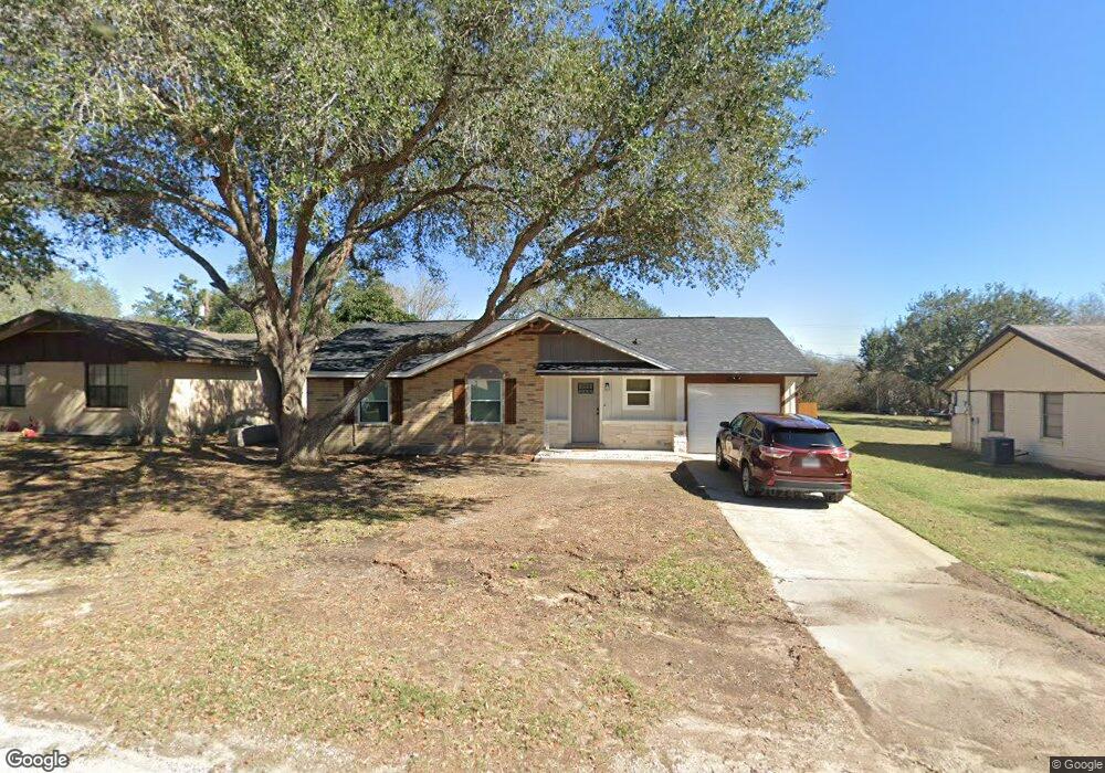 4200 Louise Dr, Beeville, TX 78102 - photo 1