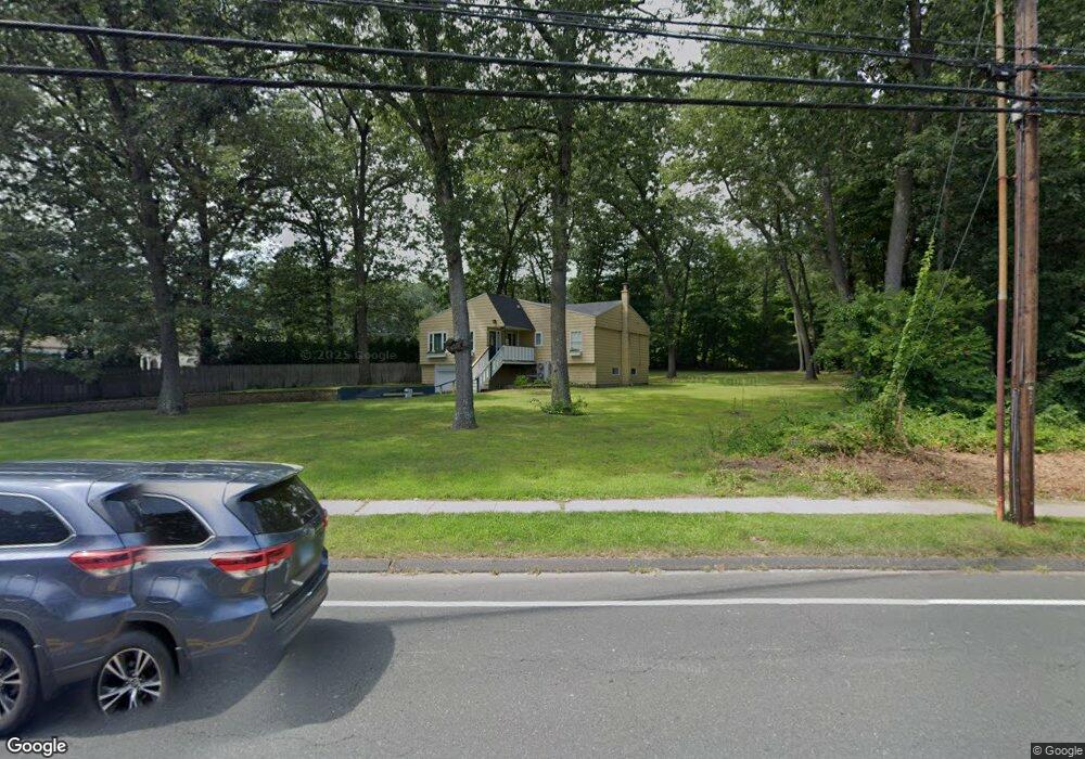 215 Brainard Rd, Enfield, CT 06082 - photo 1