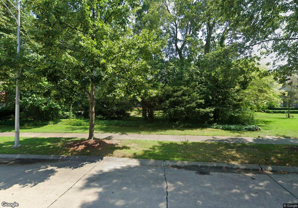 516 Shelden Rd, Grosse Pointe Shores, MI 48236 - photo 1