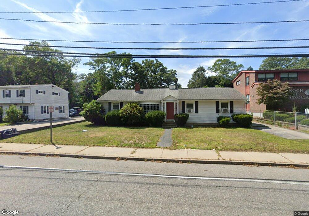 560 Toll Gate Rd, Warwick, RI 02886 - photo 1