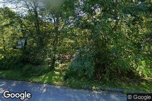 18 Hyde Park Dr, Hyde Park, NY 12538