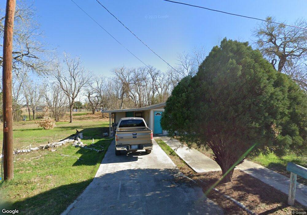 1604 N Buchanan St, Beeville, TX 78102 - photo 1