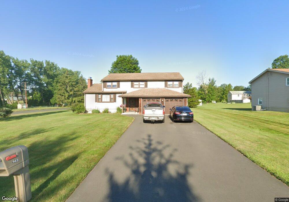 143 Willowcrest Dr, Windsor, CT 06095 - photo 1