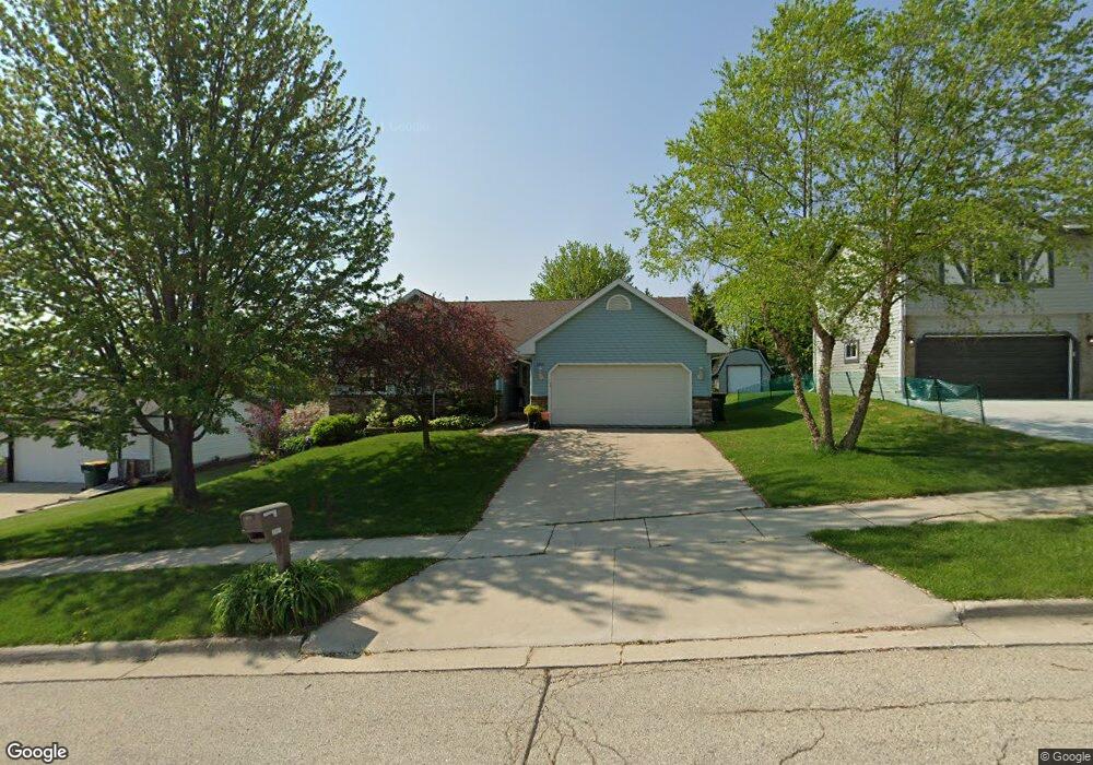 3303 Squire Ln, West Bend, WI 53090 - photo 1