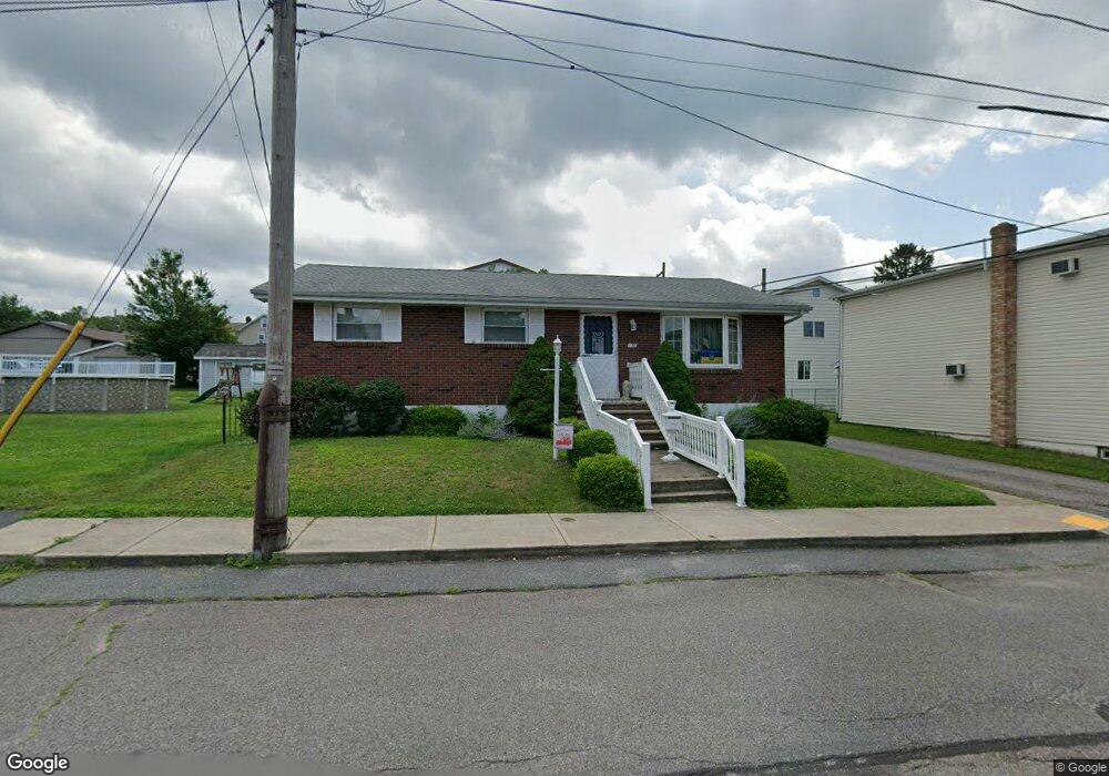 136 E Sherman St, McAdoo, PA 18237 - photo 1