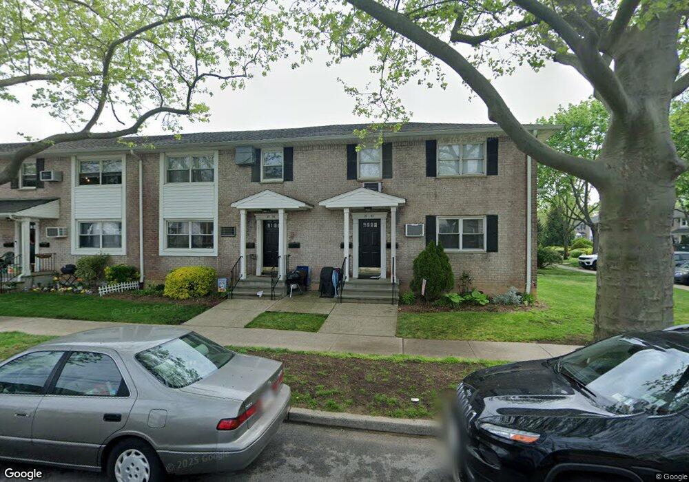 8155 268th St, Floral Park, NY 11004 - photo 1