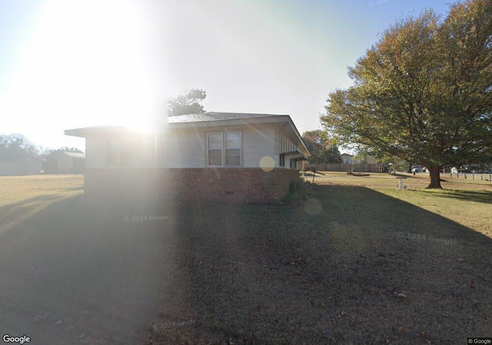902 Lake Rd, Henryetta, OK 74437 - photo 1