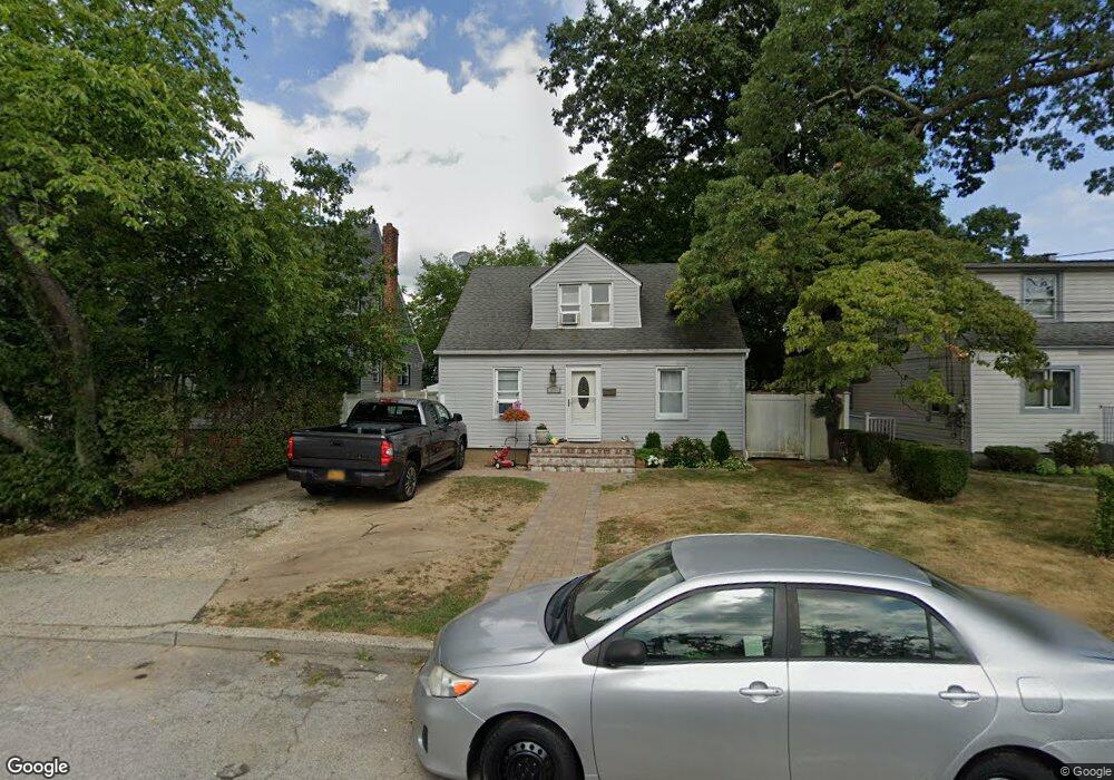 27 Manor Rd, West Hempstead, NY 11552 - photo 1