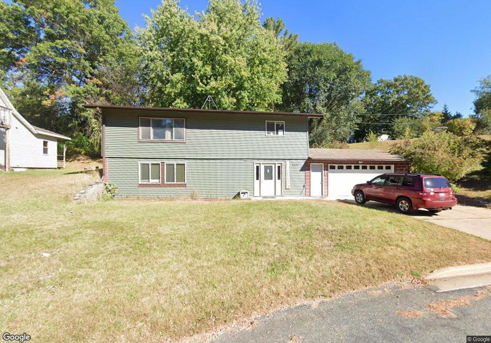 1121 17th Ave E, Menomonie, WI 54751 - photo 1