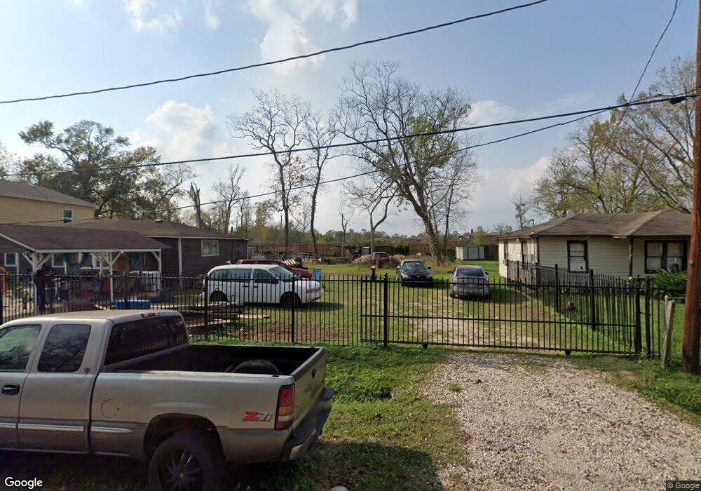 5809 Phillips St, Houston, TX 77091 - photo 1