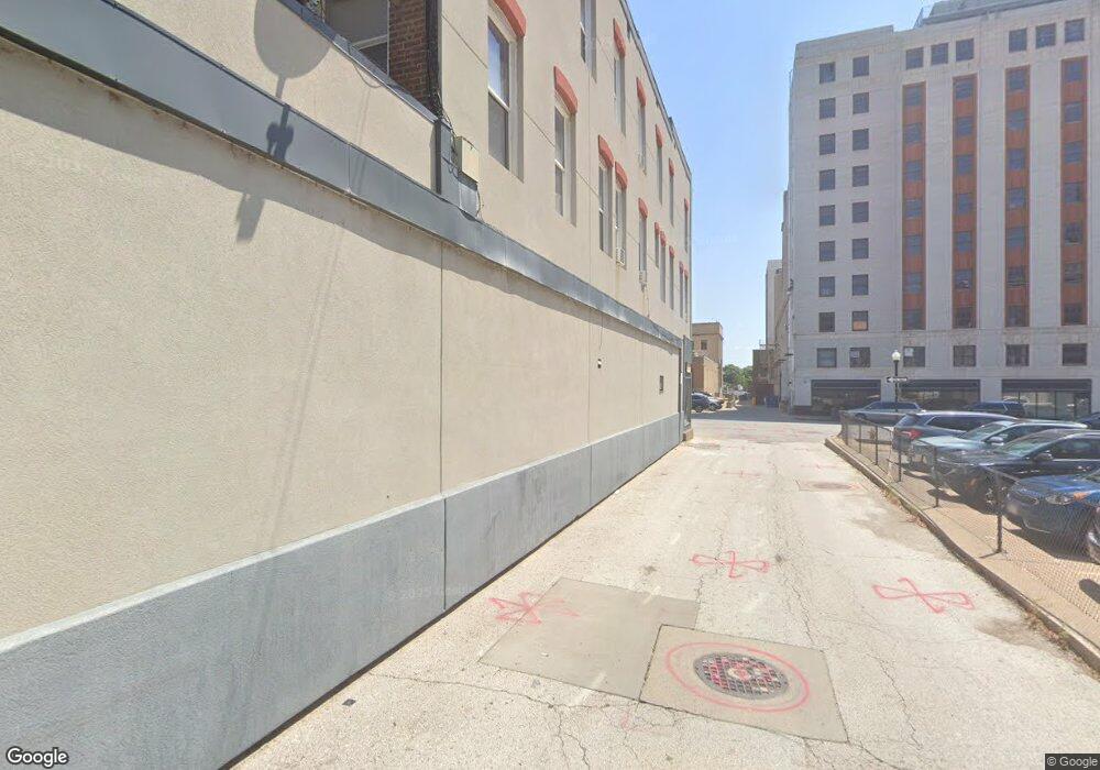 318 Brady St unit 8, Davenport, IA 52801 - photo 1