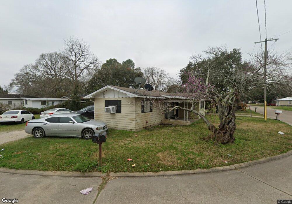 1001 Versailles Crescent, New Iberia, LA 70560 - photo 1