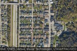 33 8th St, McMechen, WV 26040