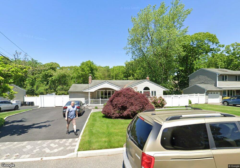 17 Robin Dr, Hauppauge, NY 11788 - photo 1