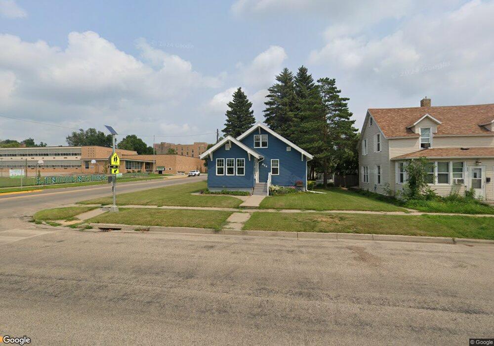 424 3rd Ave NE, Jamestown, ND 58401 - photo 1
