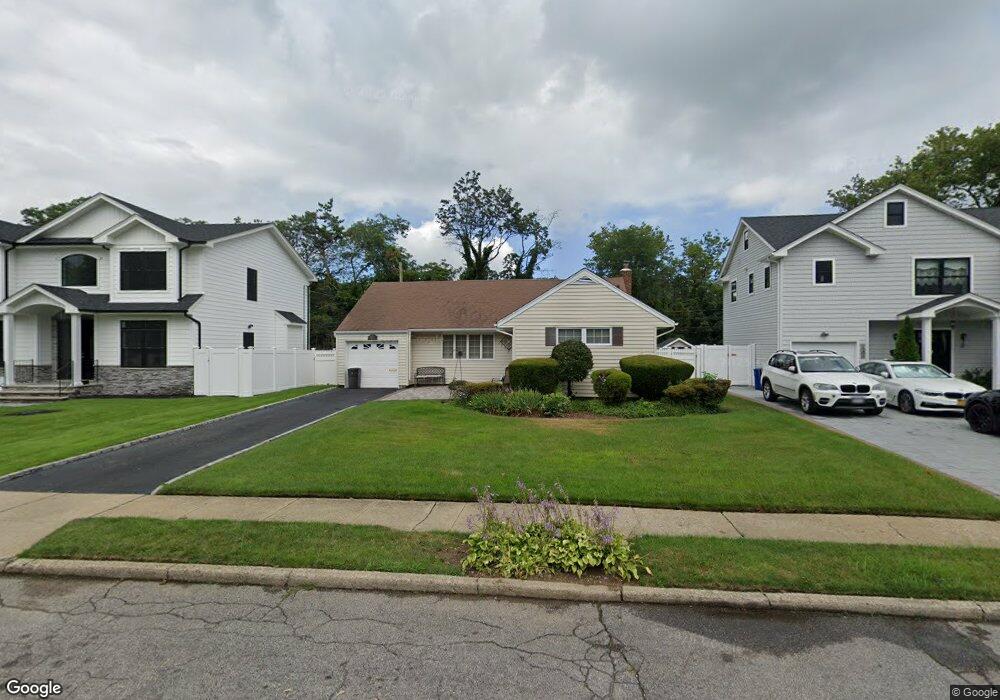 1006 Olympia Rd, North Bellmore, NY 11710 - photo 1