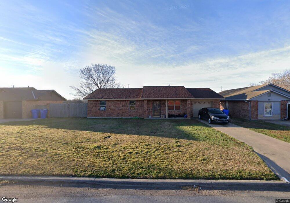 210 E F Ave, Cache, OK 73527 - photo 1