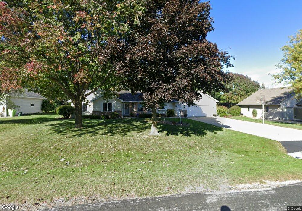 N9589 Diamond Ct, Appleton, WI 54915 - photo 1