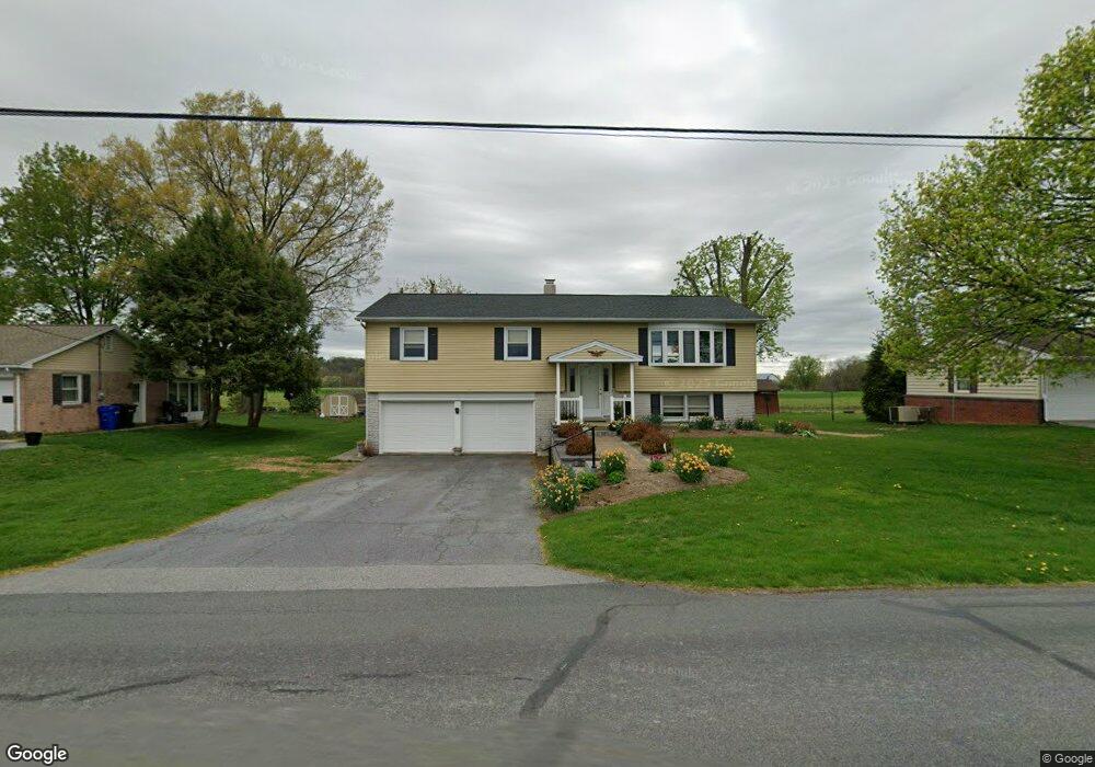 634 S Kinzer Ave, New Holland, PA 17557 - photo 1