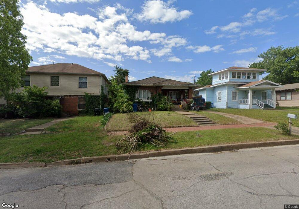 622 W Gandy St, Denison, TX 75020 - photo 1