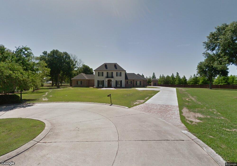 10 Glen Oaks Dr, Houma, LA 70360 - photo 1