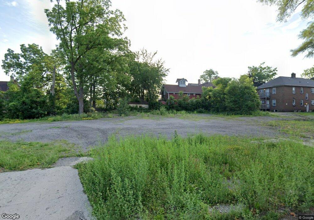 613 Oak St, Flint, MI 48503 - photo 1