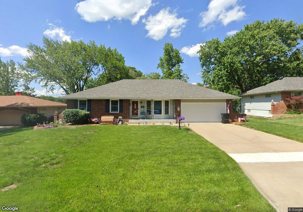 1700 SW 29th Terrace, Topeka, KS 66611 - photo 1