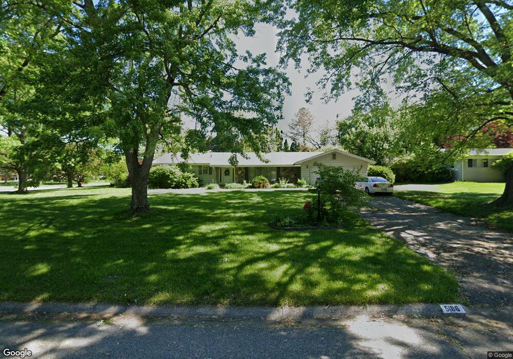 5186 Briarcrest Dr, Flint, MI 48532 - photo 1