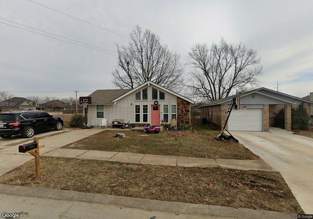13907 S Hickory Place, Glenpool, OK 74033 - photo 1