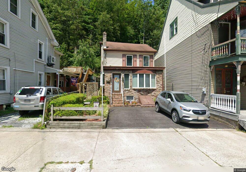 204 W Broadway, Jim Thorpe, PA 18229 - photo 1