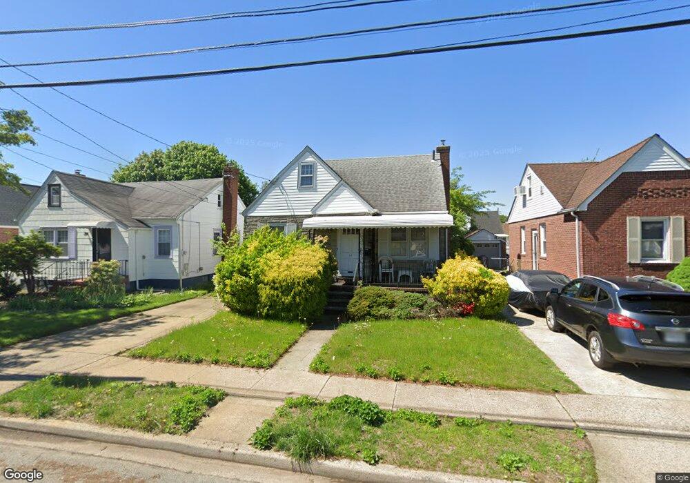 65 Stephen Ave, New Hyde Park, NY 11040 - photo 1