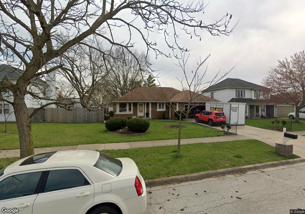 929 Shady Ln, Aurora, IL 60506 - photo 1