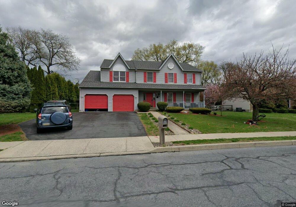 1020 Boeshore Cir, Reading, PA 19605 - photo 1