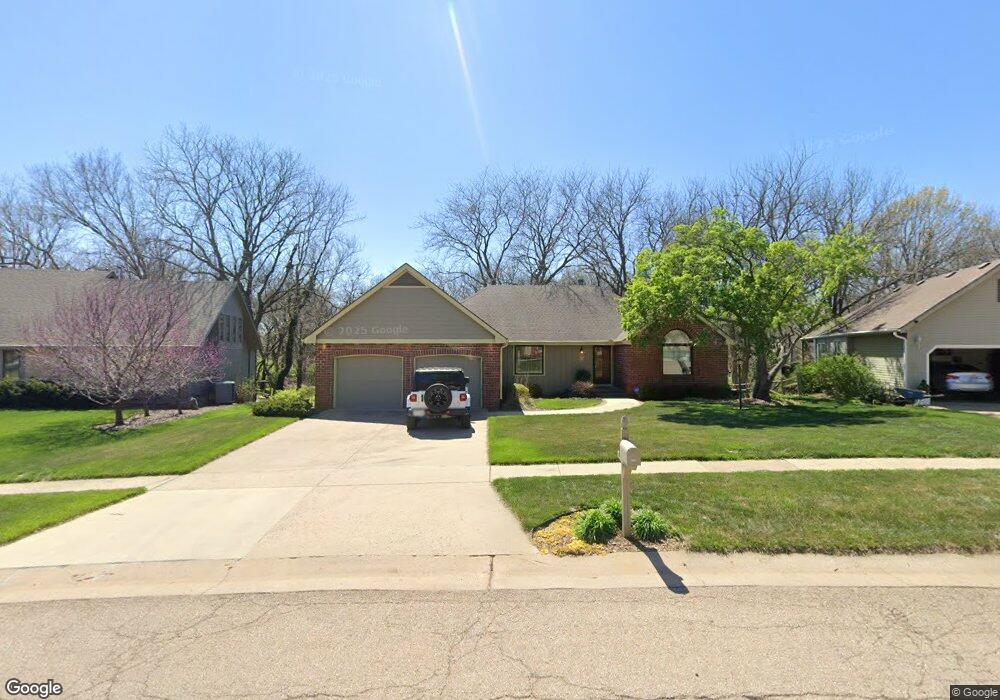 3525 SW Alameda Dr, Topeka, KS 66614 - photo 1
