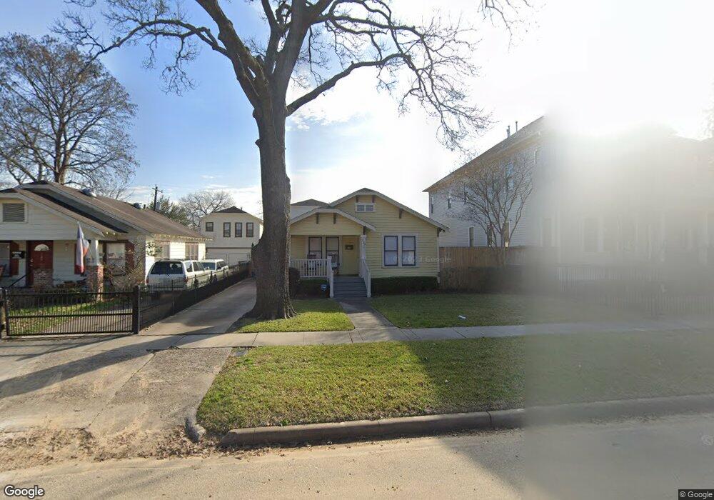734 E 8th 1/2 St, Houston, TX 77007 - photo 1