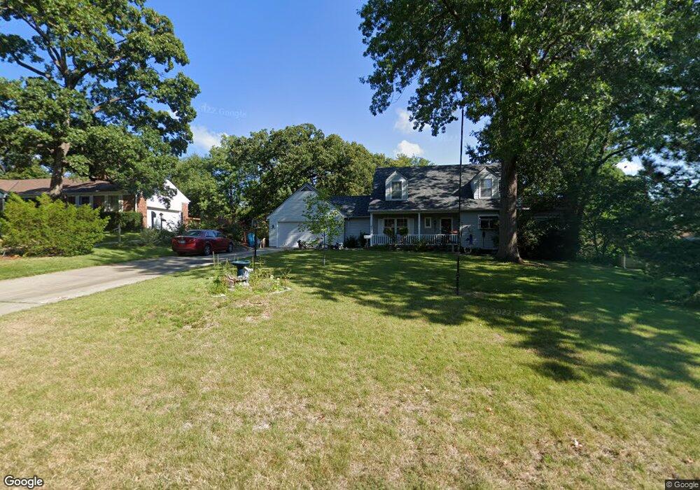 6336 Robinhood Ln, Shawnee, KS 66203 - photo 1