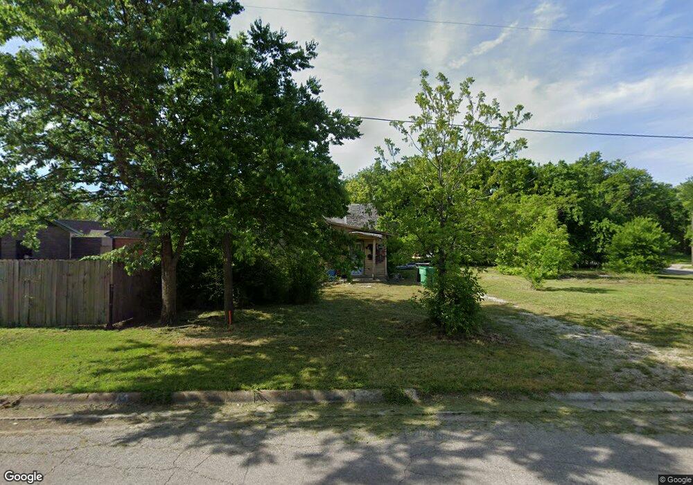 606 Hall St, Gainesville, TX 76240 - photo 1