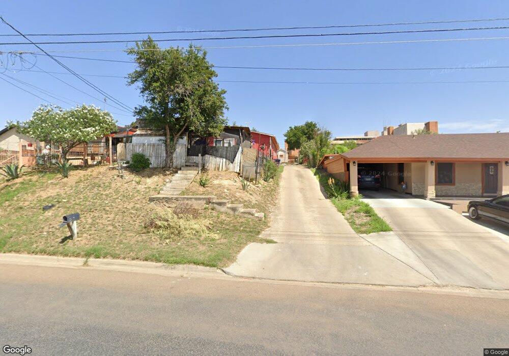 1613 Cedar Ave, Laredo, TX 78040 - photo 1